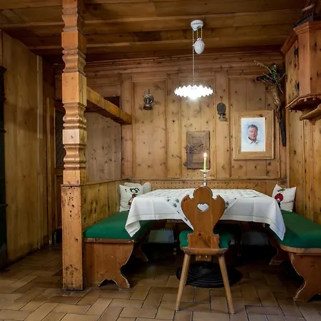 Historic Ristorante La Stua Hotel 4*